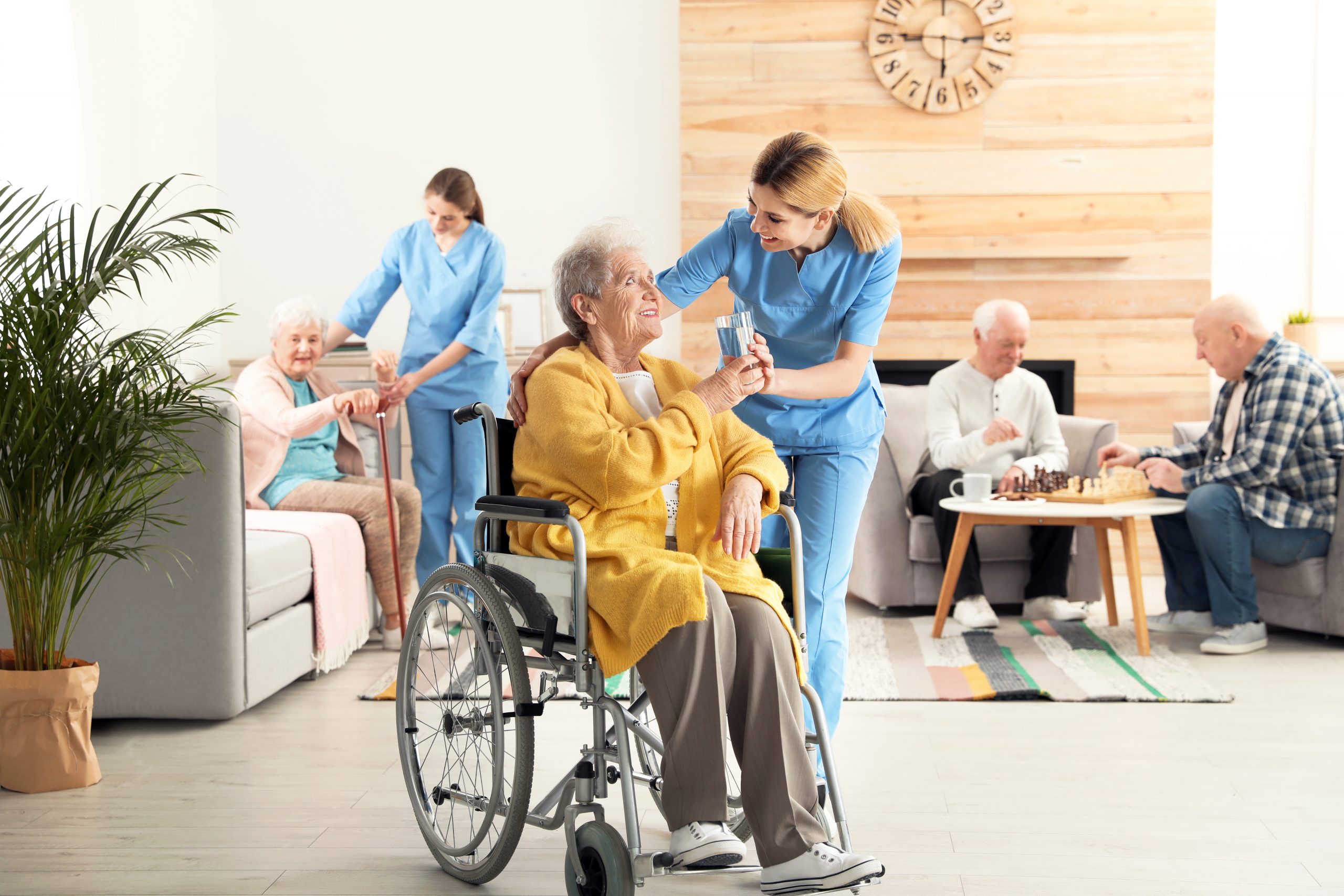 Престарелых korolev nursing home website. Помощь пожилым. Кресло для пожилых людей. Assisted Living. Помощь старшему поколению.